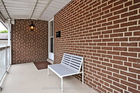 Photo 4 at 8 Cromer Place, Richview, Toronto