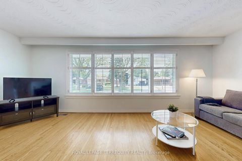 Photo 6 at 8 Cromer Place, Richview, Toronto