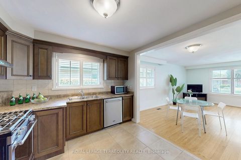 Photo 13 at 8 Cromer Place, Richview, Toronto