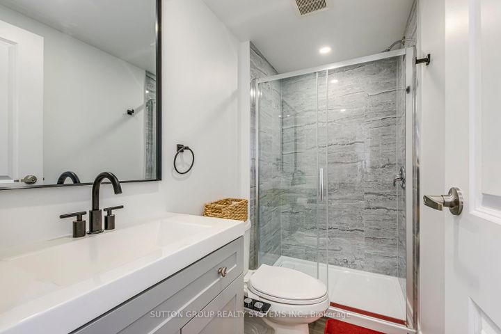 Photo 8 at 33 - 3002 Preserve Drive, Unit 33 Drive, GO Glenorchy, Oakville