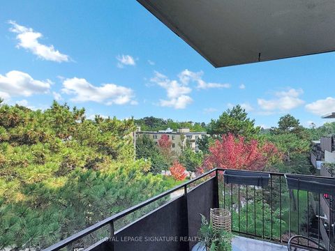 Photo 7 at PH09 - 80 Coe Hill Drive, Swansea, Toronto