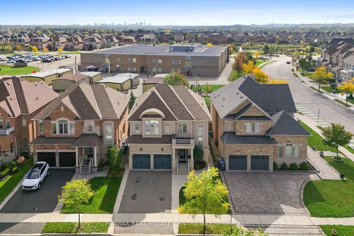 Photo 1 at 4 Junetown Circle, Credit Valley, Brampton