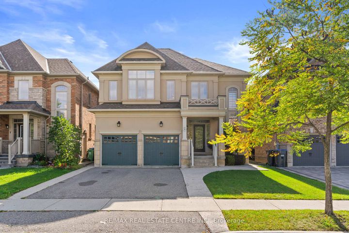 Photo 2 at 4 Junetown Circle, Credit Valley, Brampton