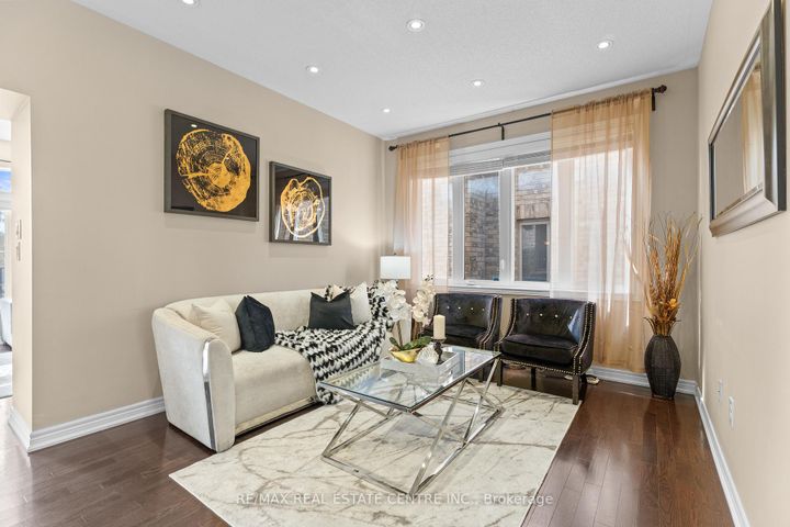 Photo 7 at 4 Junetown Circle, Credit Valley, Brampton