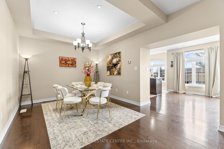 Photo 9 at 4 Junetown Circle, Credit Valley, Brampton