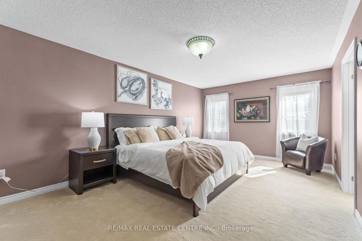Photo 26 at 4 Junetown Circle, Credit Valley, Brampton