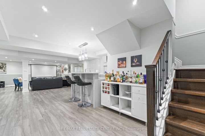 Photo 37 at 4 Junetown Circle, Credit Valley, Brampton