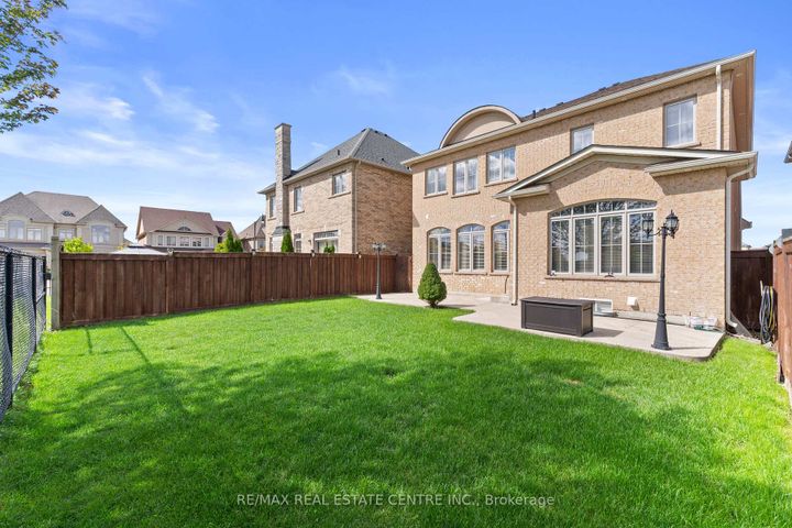 Photo 44 at 4 Junetown Circle, Credit Valley, Brampton