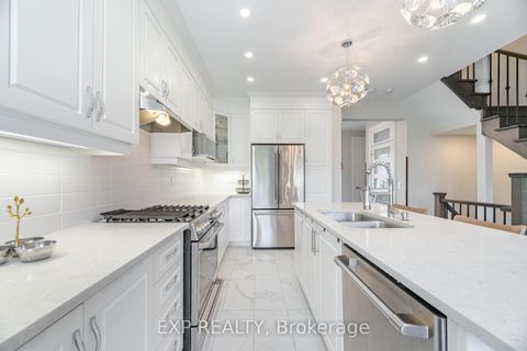 Photo 10 at 54 Ingleside Street, East Woodbridge, Vaughan