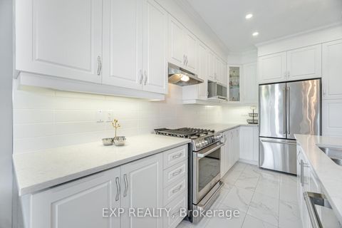 Photo 11 at 54 Ingleside Street, East Woodbridge, Vaughan