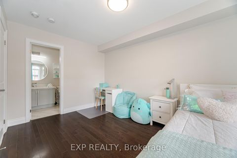 Photo 24 at 54 Ingleside Street, East Woodbridge, Vaughan