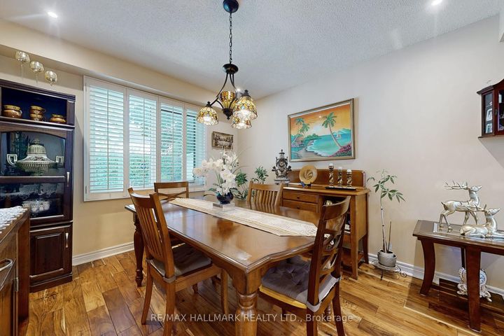 Photo 6 at 33 Parkside Drive, Brampton South, Brampton