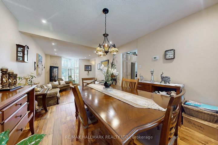 Photo 7 at 33 Parkside Drive, Brampton South, Brampton