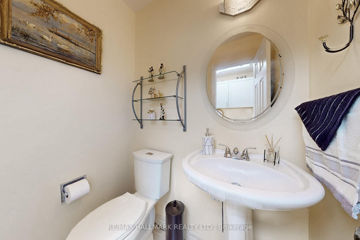 Photo 14 at 33 Parkside Drive, Brampton South, Brampton