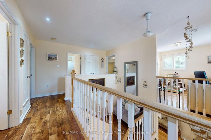 Photo 17 at 33 Parkside Drive, Brampton South, Brampton