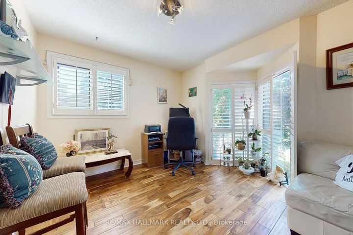 Photo 20 at 33 Parkside Drive, Brampton South, Brampton