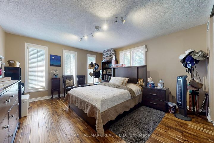 Photo 22 at 33 Parkside Drive, Brampton South, Brampton