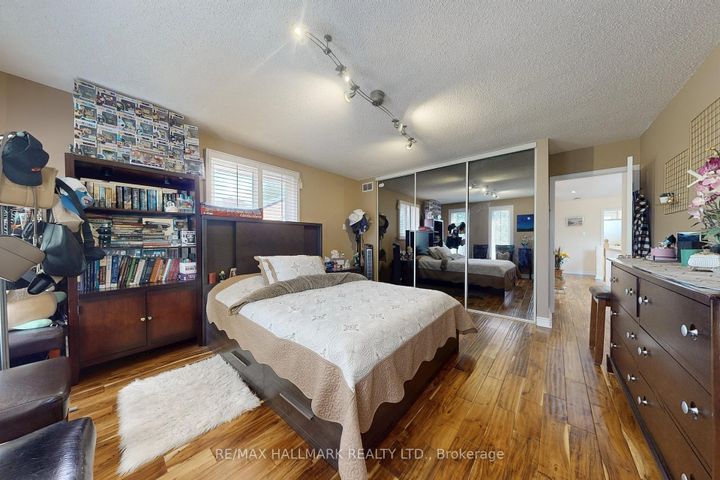 Photo 23 at 33 Parkside Drive, Brampton South, Brampton