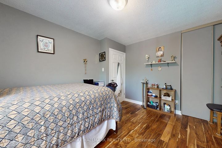 Photo 26 at 33 Parkside Drive, Brampton South, Brampton