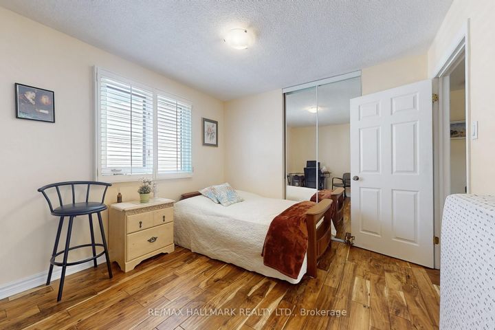 Photo 27 at 33 Parkside Drive, Brampton South, Brampton