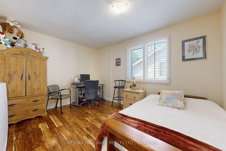 Photo 28 at 33 Parkside Drive, Brampton South, Brampton
