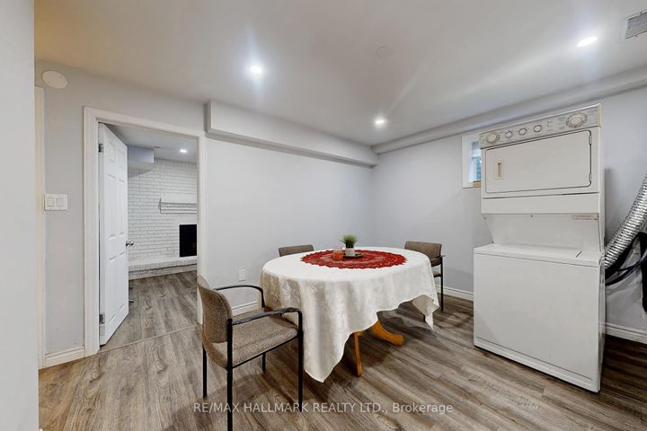 Photo 35 at 33 Parkside Drive, Brampton South, Brampton