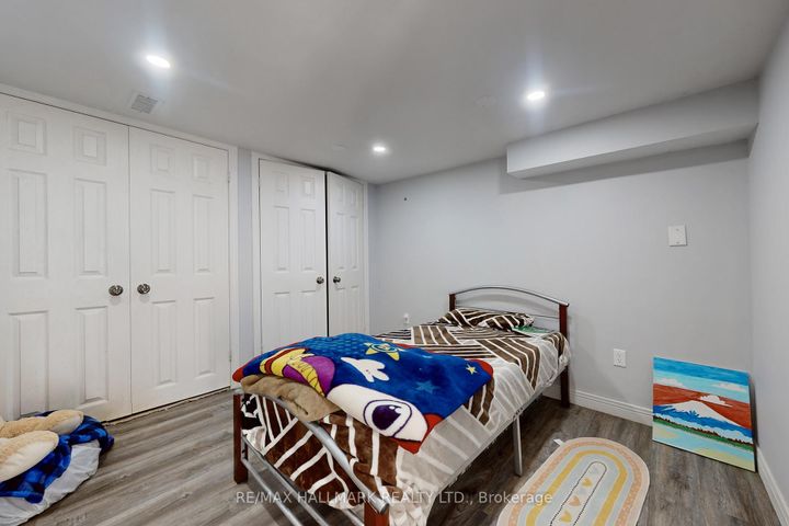 Photo 39 at 33 Parkside Drive, Brampton South, Brampton
