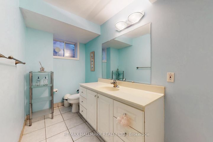 Photo 41 at 33 Parkside Drive, Brampton South, Brampton