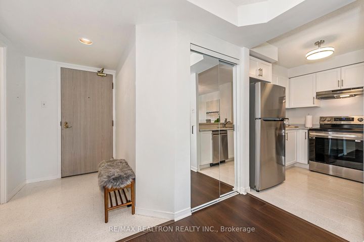 Photo 7 at 1301 - 2155 Burnhamthorpe Road W, Erin Mills, Mississauga
