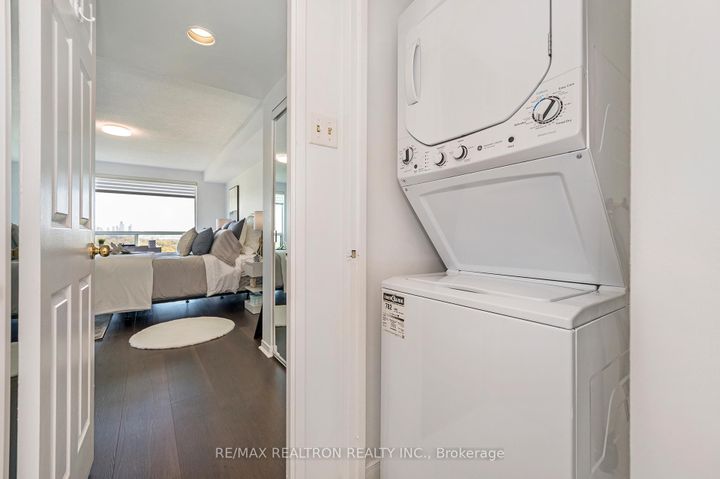 Photo 24 at 1301 - 2155 Burnhamthorpe Road W, Erin Mills, Mississauga