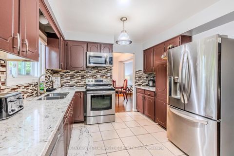 Photo 11 at 25 Danzig Street, West Hill, Toronto