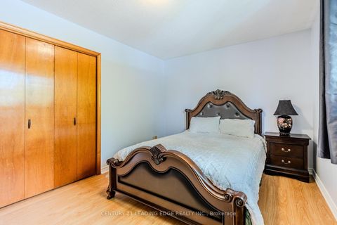 Photo 18 at 25 Danzig Street, West Hill, Toronto