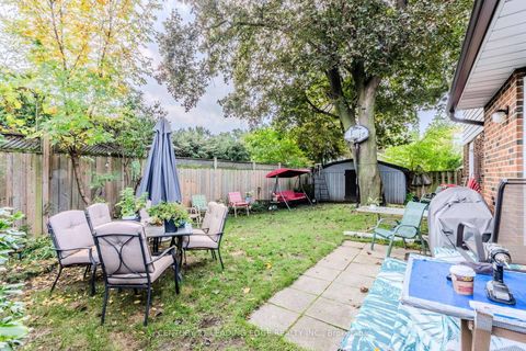 Photo 34 at 25 Danzig Street, West Hill, Toronto