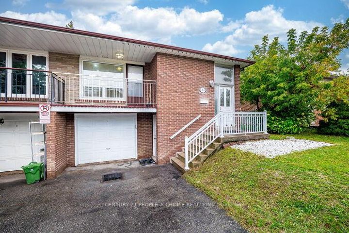 Photo 1 at 453 Ginger Downs, Mississauga Valleys, Mississauga