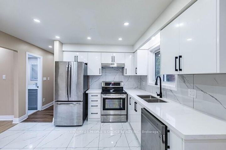 Photo 16 at 453 Ginger Downs, Mississauga Valleys, Mississauga