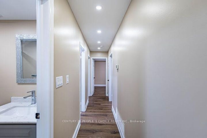 Photo 19 at 453 Ginger Downs, Mississauga Valleys, Mississauga