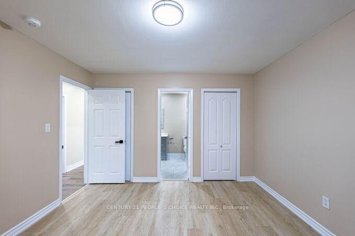Photo 23 at 453 Ginger Downs, Mississauga Valleys, Mississauga