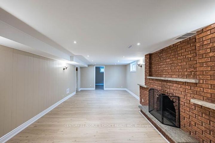 Photo 38 at 453 Ginger Downs, Mississauga Valleys, Mississauga