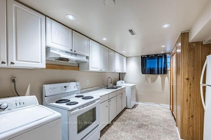 Photo 40 at 453 Ginger Downs, Mississauga Valleys, Mississauga
