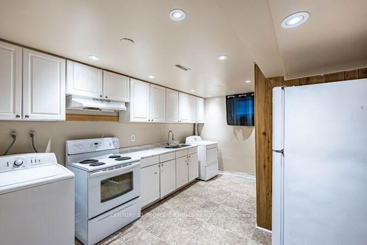 Photo 41 at 453 Ginger Downs, Mississauga Valleys, Mississauga