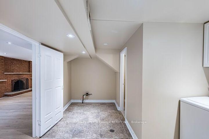 Photo 42 at 453 Ginger Downs, Mississauga Valleys, Mississauga