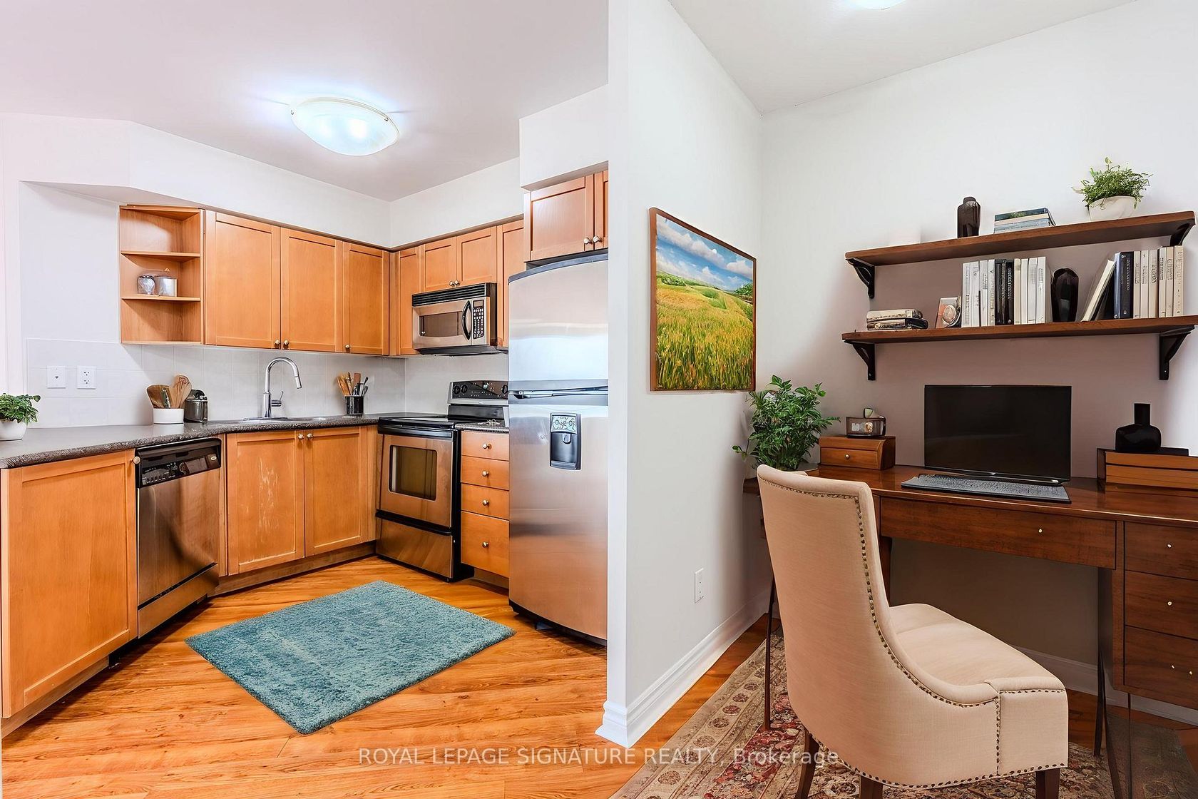 2820 - 3888 Duke Of York Boulevard, City Centre, Mississauga by Loree Meneguzzi Real Estate 2820 - 3888 Duke Of York Boulevard, City Centre, Mississauga