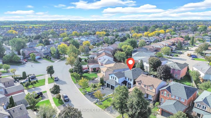 Photo 1 at 6062 Prairie Circle, Lisgar, Mississauga