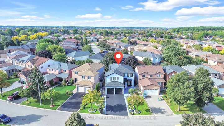 Photo 2 at 6062 Prairie Circle, Lisgar, Mississauga