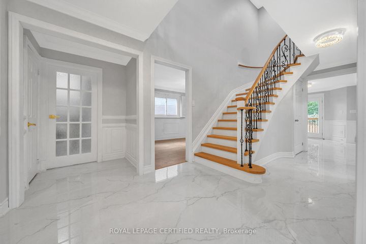 Photo 4 at 6062 Prairie Circle, Lisgar, Mississauga