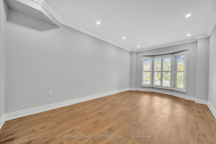 Photo 5 at 6062 Prairie Circle, Lisgar, Mississauga