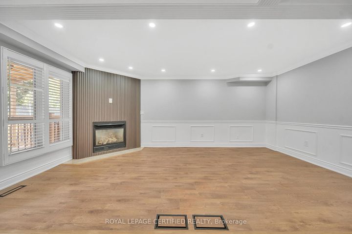 Photo 6 at 6062 Prairie Circle, Lisgar, Mississauga