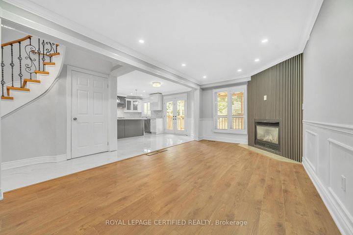 Photo 7 at 6062 Prairie Circle, Lisgar, Mississauga