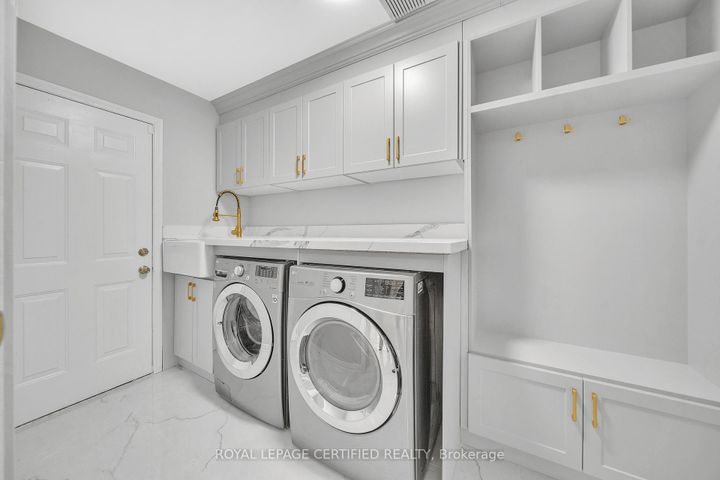 Photo 10 at 6062 Prairie Circle, Lisgar, Mississauga