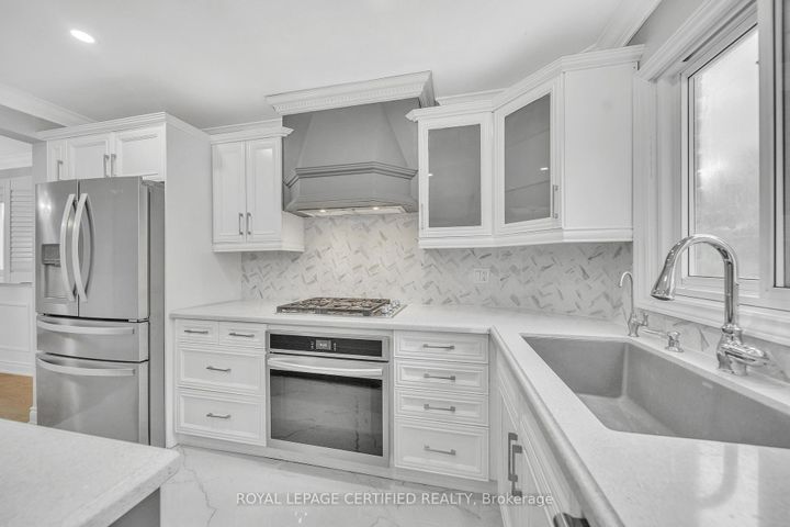 Photo 13 at 6062 Prairie Circle, Lisgar, Mississauga